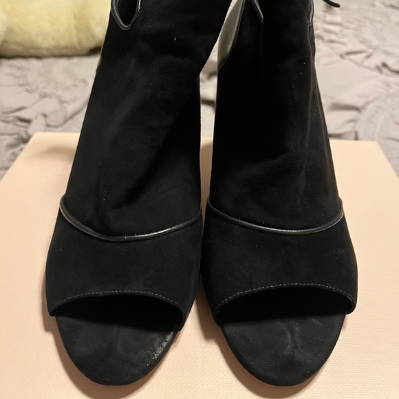 Alexandre Birman suede ankle bootie with 3-1/4 inch heel, size 38 - Picture 2 of 10